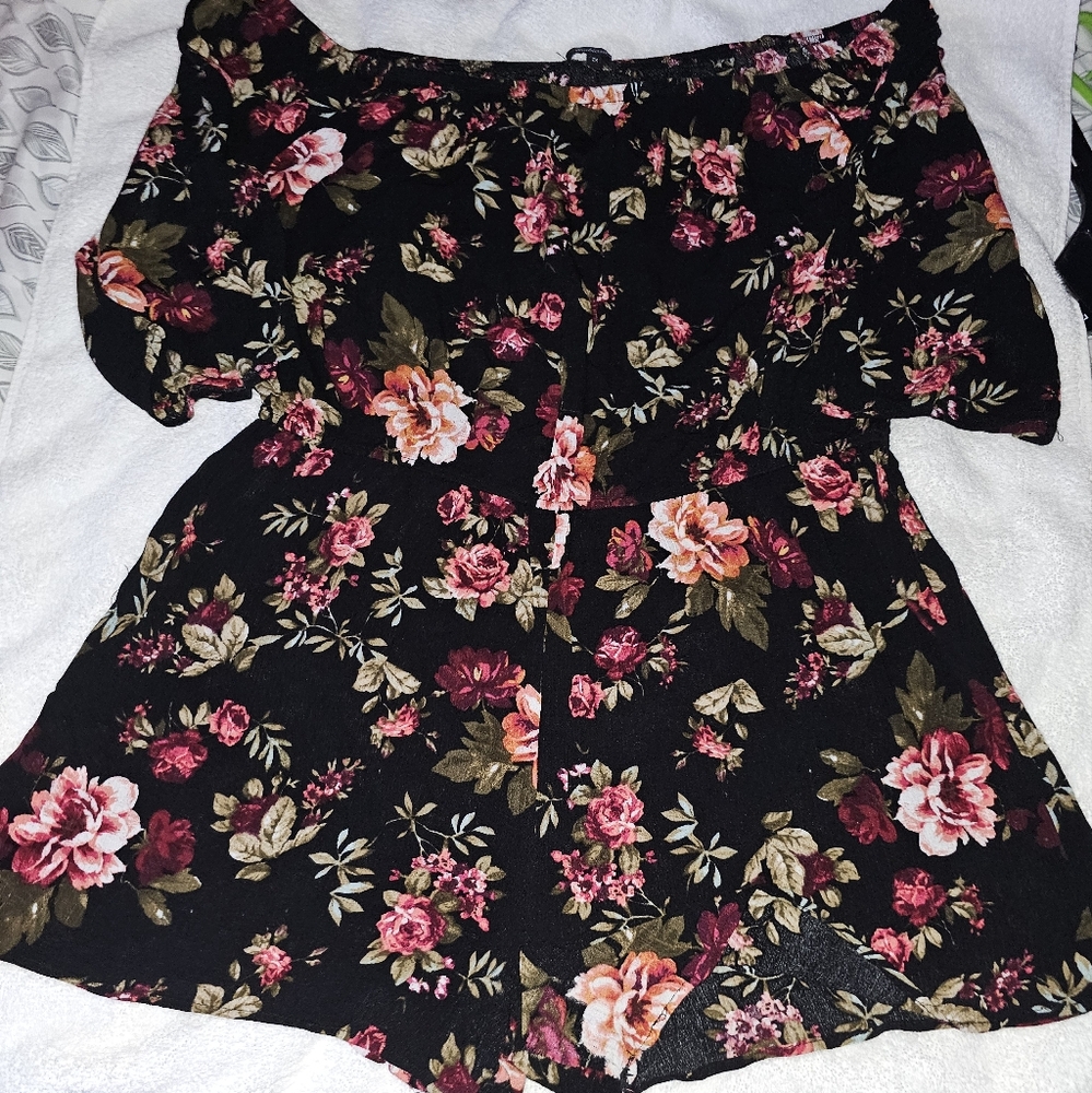 Off Shoulder Rompet